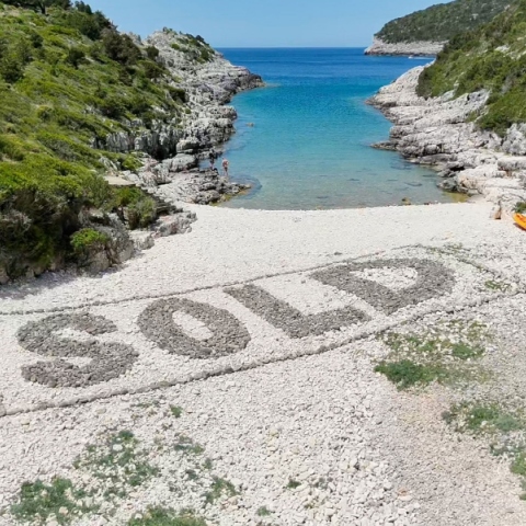 Έργο του The Krank στην Μπιενάλε Παξών