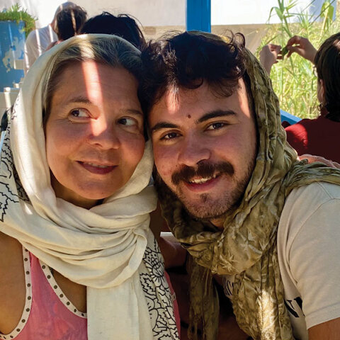 Στην Ανάφη γράφω και με το σώμα μου, περπατώντας - Tης Αμάντας Μιχαλοπούλου