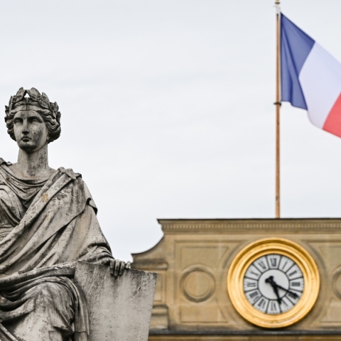 Γαλλική εθνοσυνέλευση: ευρύ κέντρο, φανατικά άκρα