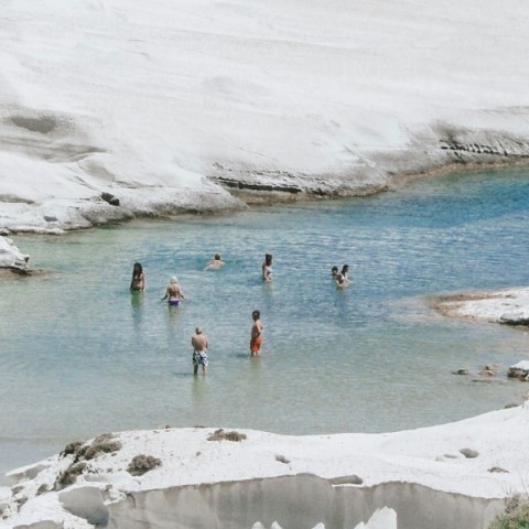 Μήλος 2024: Οδηγός για αξιοθέατα, παραλίες, φαγητό, διασκέδαση 