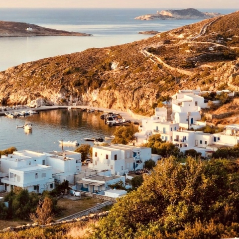 Κίμωλος 2024: Οδηγός για αξιοθέατα, παραλίες, φαγητό, διασκέδαση