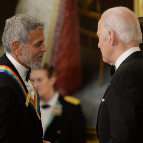 Mπάιντεν: Η ανακοίνωση Τζορτζ Κλούνεϊ ίσως έβαλε τέλος στην υποψηφιότητα του