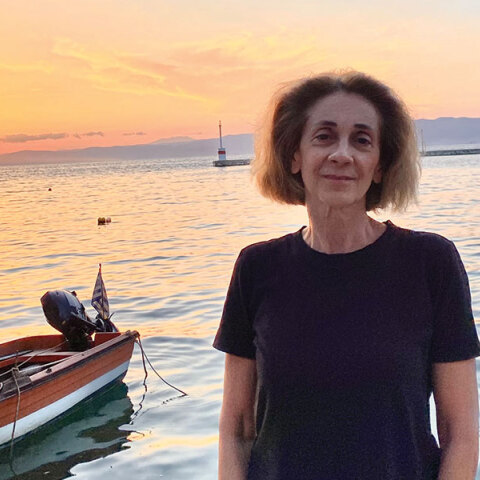 Δεν έχει τίποτα το δήθεν η Θάσος, τίποτα το φέηκ - Της Μανίνας Ζουμπουλάκη