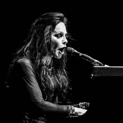Diamanda Galás: Συνέντευξη με την τραγουδίστρια, συνθέτρια και πιανίστρια για το νέο της live album, τη μουσική και τη ζωή της