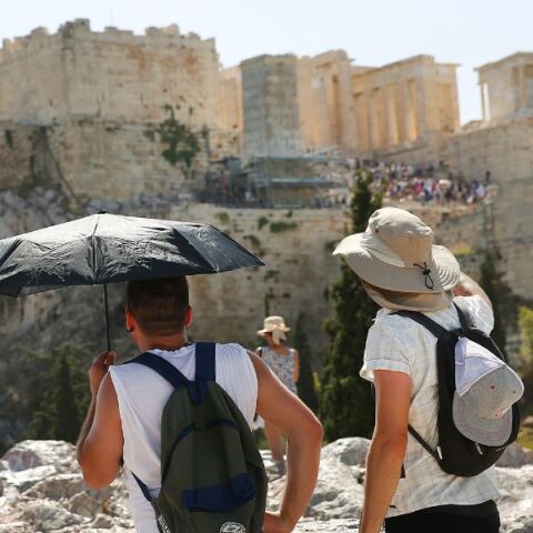 O καιρός τη Δευτέρα 15 Ιουλίου 2024: Υψηλές θερμοκρασίες και συνθήκες καύσωνα - Πού θα φτάσει τους 42 βαθμούς Κελσίου το θερμόμετρο. 