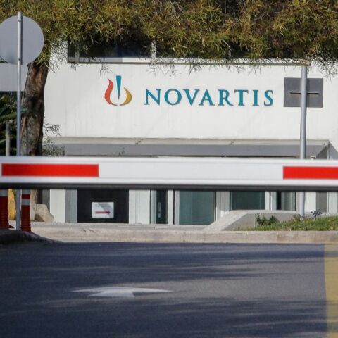 Υπόθεση Novartis: Αντιδράσεις μετά το δημοσίευμα ότι οι προστατευόμενοι μάρτυρες μοιράστηκαν 56 εκατ. ευρώ - Παρεμβάσεις Μαρινάκη, Γεωργιάδη, Λοβέρδου.