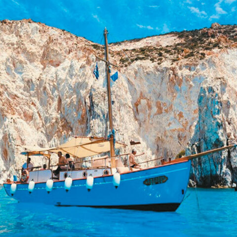 Bay Cruises: Στο Captain Avgoustis θα ζήσεις τις πιο αξέχαστες στιγμές διακοπών στην Κίμωλο