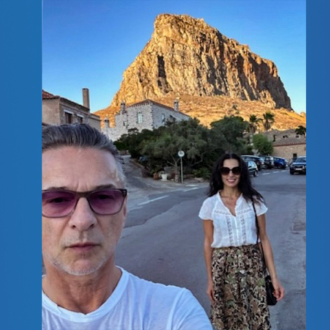 Depeche Mode: Το story της συζύγου του Dave Gahan, Jennifer Eleni Sklias, στο Instagram, από την επίσκεψή τους στη Μονεμβασιά.