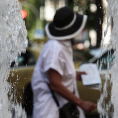 Δήμος Αθηναίων: Ανοιχτές οι κλιματιζόμενες Λέσχες Φιλίας λόγω καύσωνα