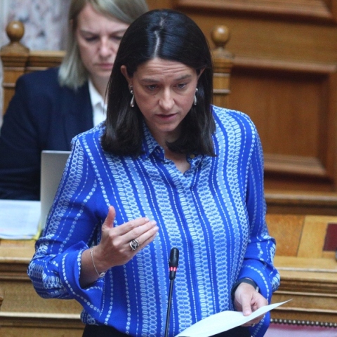 Κεραμέως για εξαήμερη εργασία: Τι ισχύει και ποιους αφορά 