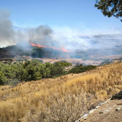 Φωτιά στη Σύρο