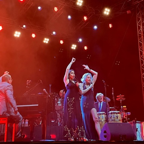 Pink Martini: Ανταπόκριση από το live στο Θέατρο Λυκαβηττού