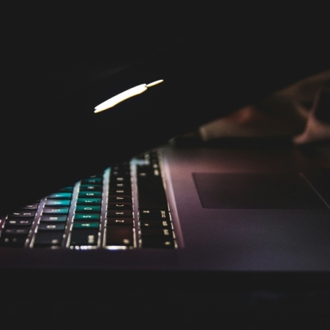 Revenge porn Αμαλιάδα: Απειλούσαν για να μη διαρρεύσουν γυμνές φωτογραφίες 