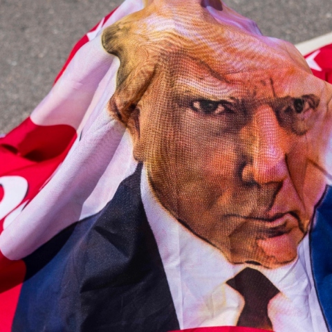 Τα 6 πιο αληθοφανή fake news για την απόπειρα εναντίον του Τραμπ 