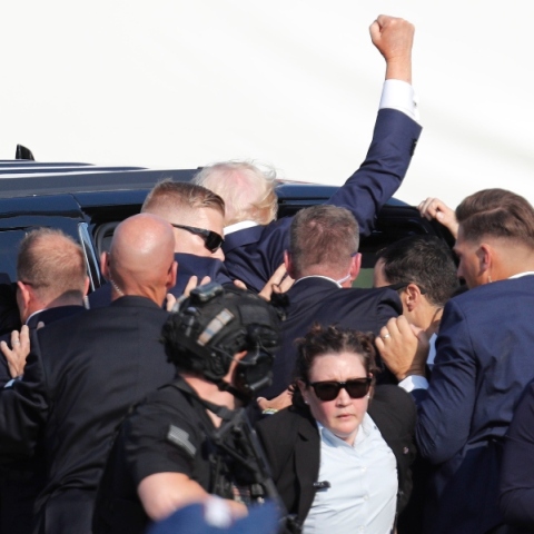 Τραμπ: Σεξιστικά σχόλια από δεξιούς εναντίον γυναικών φρουρών του