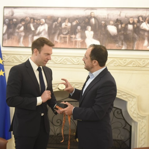 Ο Στέφανος Κασσελάκης (αριστερά) με τον Πρόεδρο της Κυπριακής Δημοκρατίας, Νίκο Χριστοδουλίδη