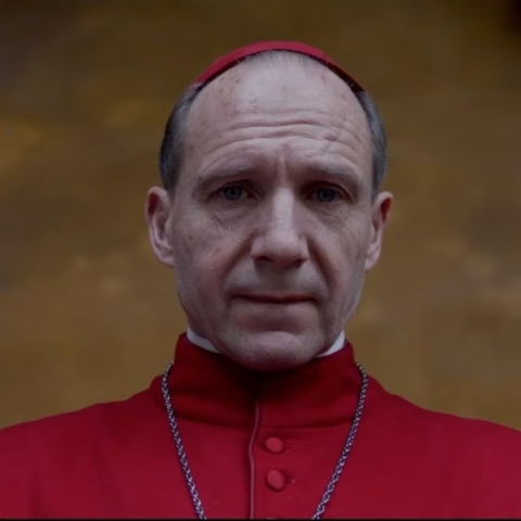 Conclave» Το πρώτο τρέιλερ της νέας ταινίας του Ralph Fiennes