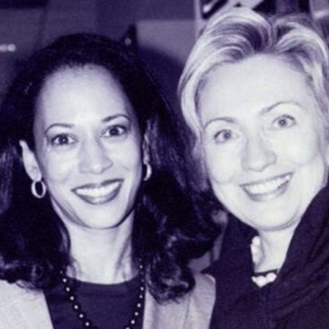 Κάμαλα Χάρις: Η Χίλαρι Κλίντον τη στηρίζει