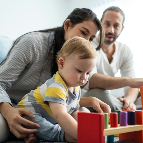 Επίδομα παιδιού A21: Πότε θα πληρωθούν οι δικαιούχοι 