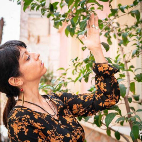 Μαρία Μανωλέλη: «Οι ήρωες των διηγημάτων μου ζουν στη σκοτεινή πλευρά του φεγγαριού»