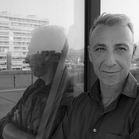 Mίνως Μάτσας: «Τα ρεμπέτικα είναι στα κύτταρά μου»