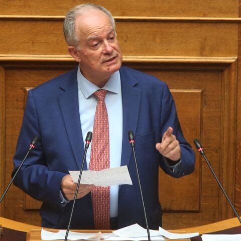 Βουλή - Ο Κωνσταντίνος Τασούλας για την επέτειο 50 ετών αποκατάστασης της Δημοκρατίας: «Τιμούμε τη Δημοκρατία προστατεύοντάς τη».