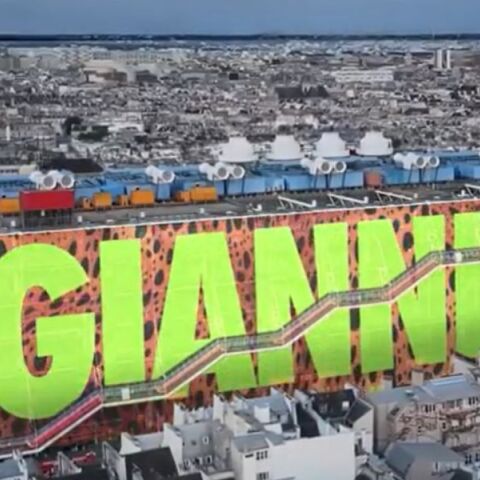 Γιάννης Αντετοκούνμπο: Το όνομά του σε γιγαντοοθόνη στο Παρίσι - Η νέα καμπάνια με αφορμή τους Ολυμπιακούς Αγώνες 2024. 