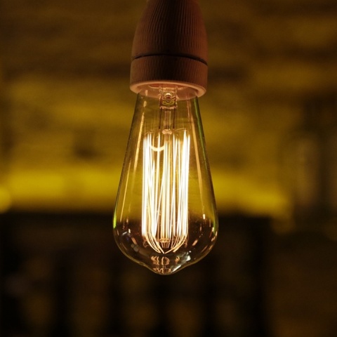 Αναμμένη λάμπα