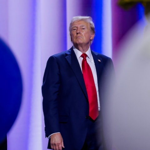 Τραμπ: Θεωρεί ανάρμοστο το ντιμπέιτ με την Κάμαλα Χάρις 