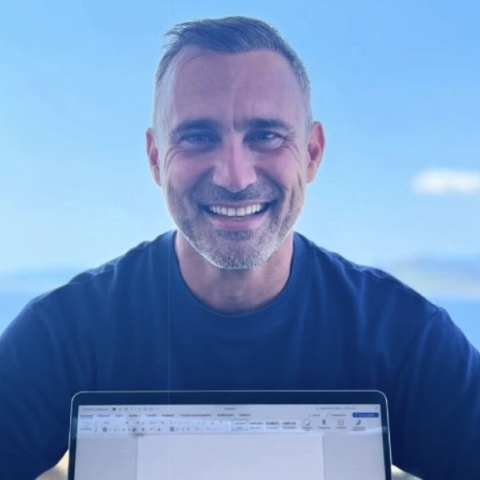 Η νέα δουλειά του Γιώργου Καπουτζίδη 