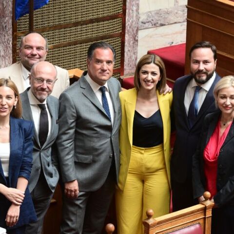 Βουλή: Ψηφίστηκε η ολοκλήρωση της ψυχιατρικής μεταρρύθμισης - Δεκτό επί της αρχής το νομοσχέδιο με ψήφους 159 υπέρ και 138 κατά - Τι δήλωσε ο υπουργός Υγείας.  