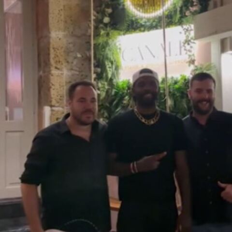 Kyrie Irving: Το γενναιόδωρο φιλοδώρημα σε εστιατόριο στα Χανιά - Τα πλάνα που κάνουν τον γύρο του διαδικτύου