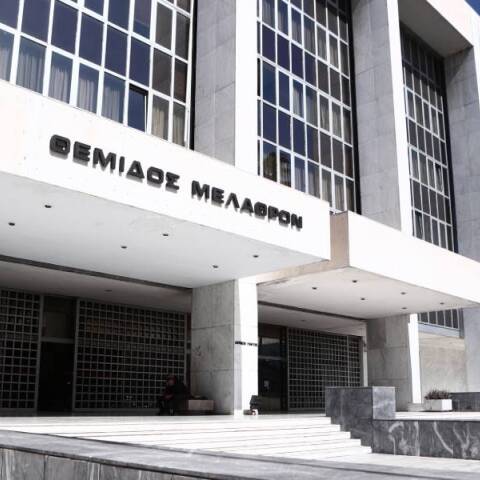 Παρακολουθήσεις: Ο πανικός που στοίχισε στην κυβέρνηση