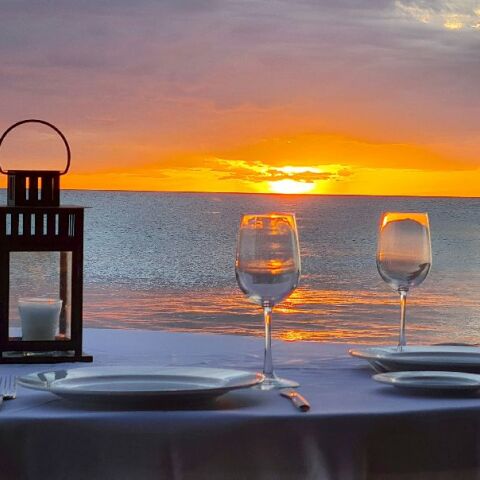 5 υπέροχα κρασιά από σπάνιες γηγενείς ποικιλίες για να πιεις φέτος στα νησιά