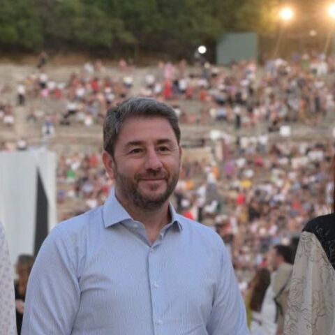 Νίκος Ανδρουλάκης: Στο Αρχαίο Θέατρο Επιδαύρου για τις Βάκχες - Παρακολούθησε την παράσταση με τον ευρωβουλευτή Γιάννη Μανιάτη και τον δήμαρχο Τάσο Χρόνη. 