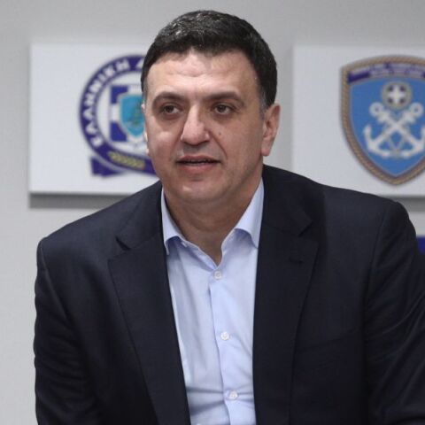 Βασίλης Κικίλιας για φωτιά στο Μαρκόπουλο: Άμεσα τράκτορας που ήταν σε περιπολία με ρίψη μόλις 20 μέτρα από το έδαφος έσβησε την κύρια εστία.