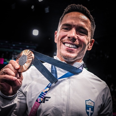 Ο Λευτέρης Πετρούνιας μετά την απονομή του χάλκινου μεταλλίου