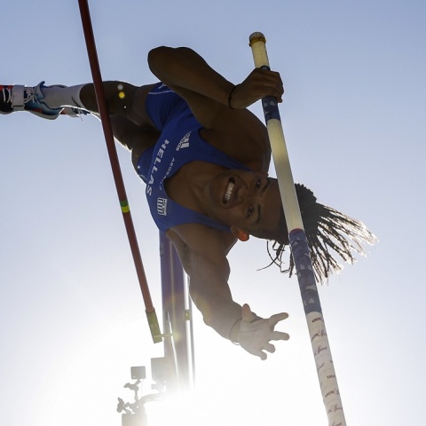 Ο Εμμανουήλ Καραλής κατά τη διάρκεια άλματος