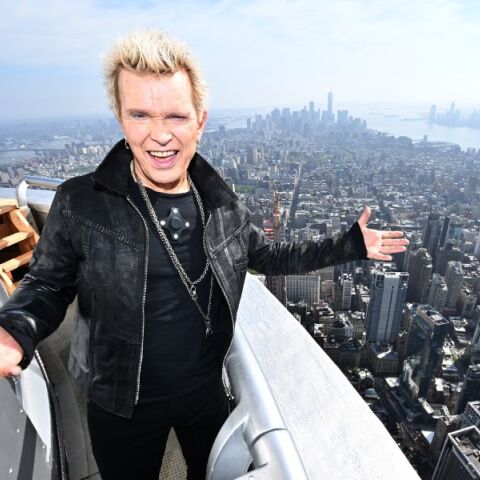 Ο Μπίλι Άιντολ τραγούδησε το «Rebel Yell» από την κορυφή του Empire State Building - Η μεγάλη ροκ επιτυχία κυκλοφόρησε πριν από 40 χρόνια. 