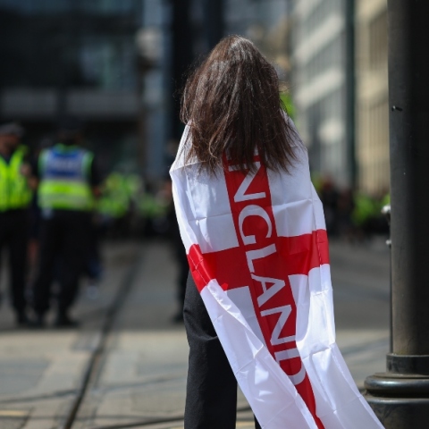 Ταραχές στη Βρετανία: Μόνο οι χουλιγκάνοι τα σπάνε 