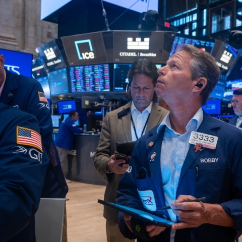 Χρηματιστήρια: οι δύο φόβοι που προκάλεσαν την ελεύθερη πτώση των δεικτών