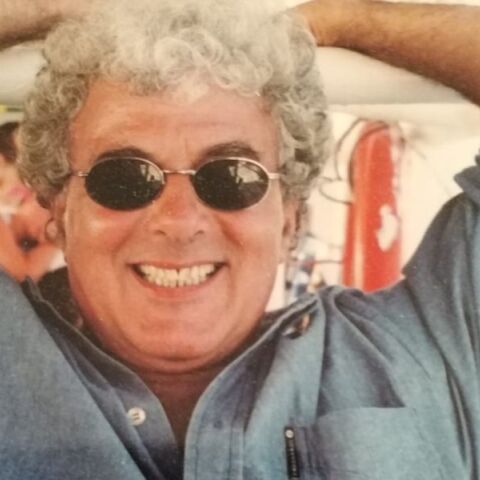 Πέθανε ο σκηνοθέτης Αντώνης Αντύπας - Ήταν επί 40 χρόνια σύντροφος της Ελένης Καραΐνδρου - Η ανάρτησή της συνθέτριας.