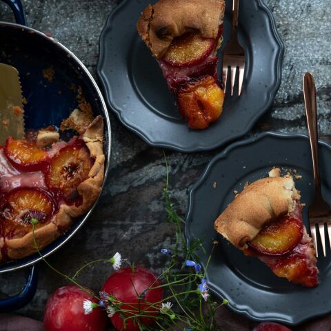 6 συνταγές για απολαυστικά γλυκά με καλοκαιρινά φρούτα