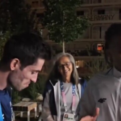 Μίλτος Τεντόγλου: Η αποθεωτική υποδοχή του στο Ολυμπιακό Χωριό