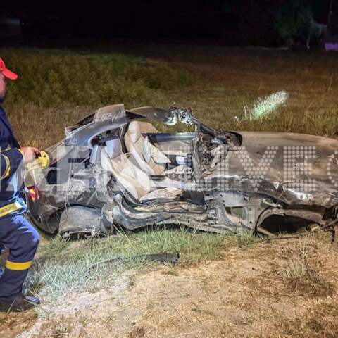 Η εικόνα του αυτοκινήτου μετά το σφοδρό τροχαίο δυστύχημα στην Ηλεία