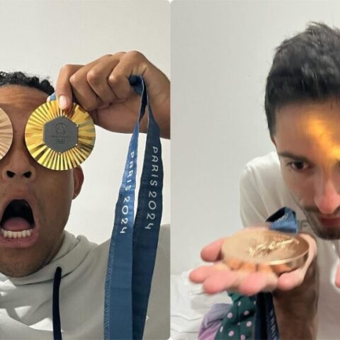 Μίλτος Τεντόγλου και Εμμανουήλ Καραλής σε πόζες με τα μετάλλιά τους