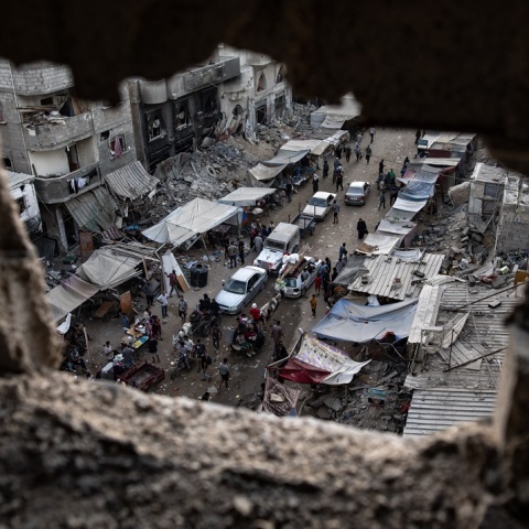 Παλαιστίνιοι φεύγουν από το Khan Yunis μετά από νέα εντολή εκκένωσης που εκδόθηκε από τις Ισραηλινές Αμυντικές Δυνάμεις