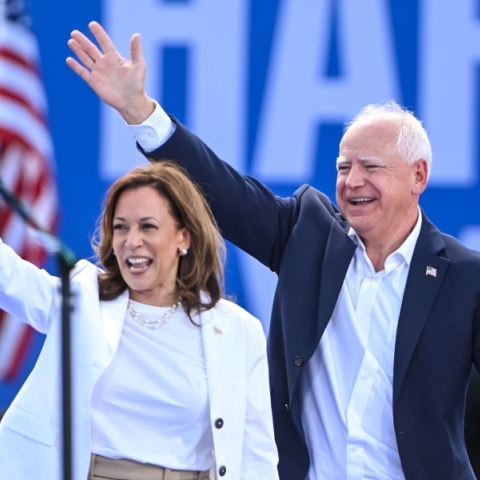 Κάμαλα Χάρις vs Ντόναλντ Τραμπ: Μία συνολική ανάλυση για τις αμερικανικές εκλογέςΚάμαλα Χάρις vs Ντόναλντ Τραμπ: Μία συνολική ανάλυση για τις αμερικανικές εκλογές