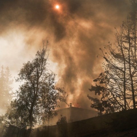 Φωτιά στην Αττική: Κυκλοφοριακές ρυθμίσεις και διακοπές κυκλοφορίας 