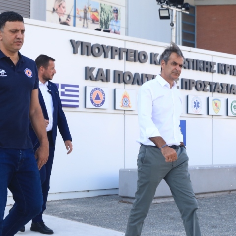 Μητσοτάκης: Επέστρεψε στην Αθήνα λόγω της φωτιάς στην Αττική